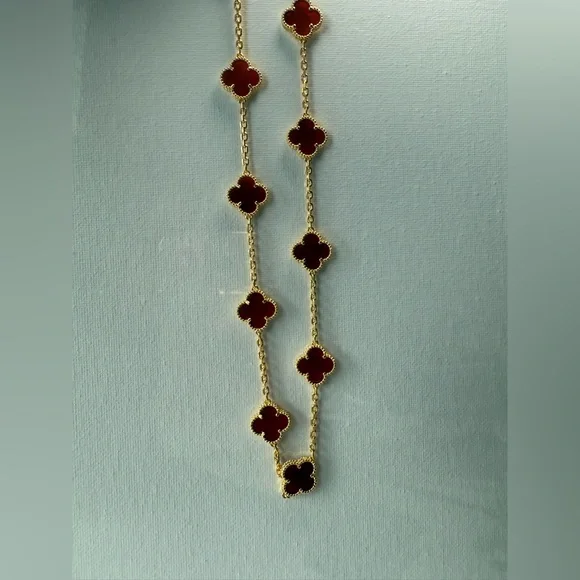 Red Clover Necklace Jewelry - Picture 12 of 17